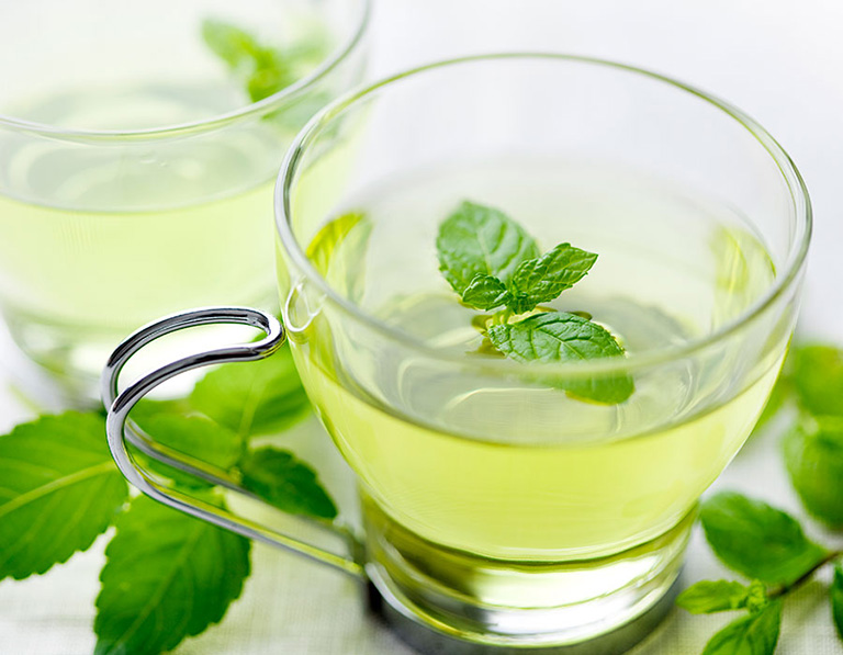 Uống trà gì để chữa đau họng?