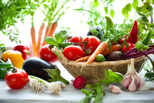 Bạn nên sử dụng thực phẩm sạch, thực phẩm hữu cơ, tăng cường ăn rau xanh, trái cây tươi