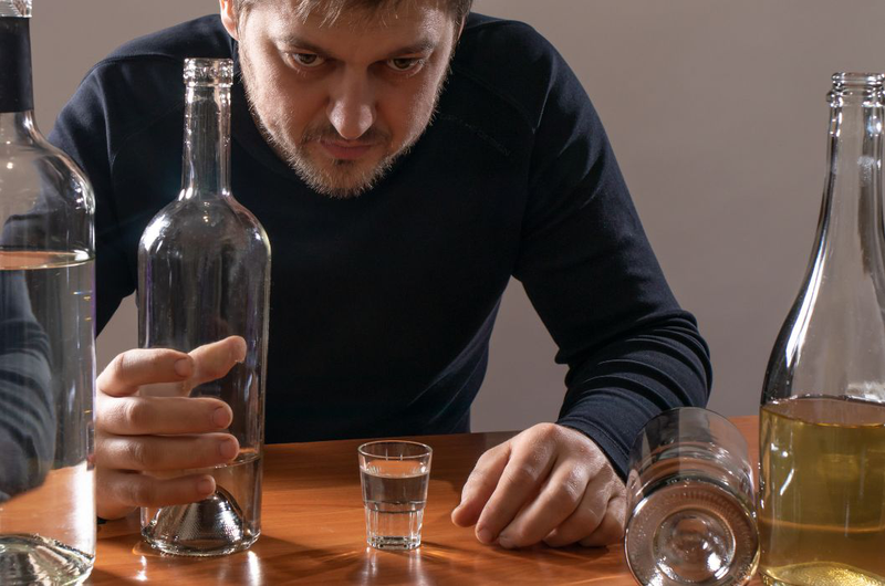 Sảng rượu là biểu hiện nghiêm trọng của hội chứng cai rượu.