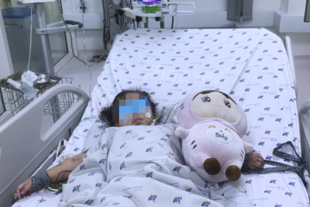 Bé gái 3 tuổi phải chạy tim phổi nhân tạo vì nhiễm cúm A/H1.