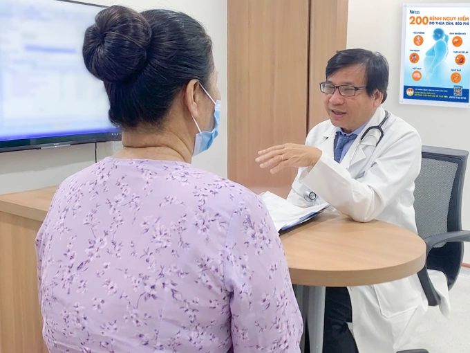 Tăng 13 kg trong một năm, người phụ nữ mắc suy giãn tĩnh mạch